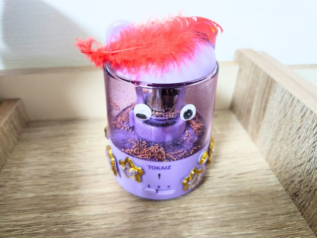 娘の使っているデコられた電動えんんぴつ削りの画像